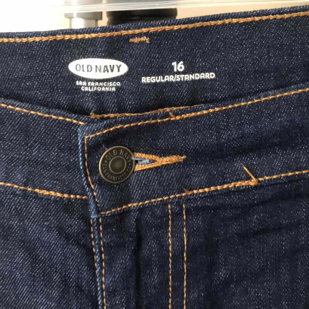 Shorts - Picture 2 of 4